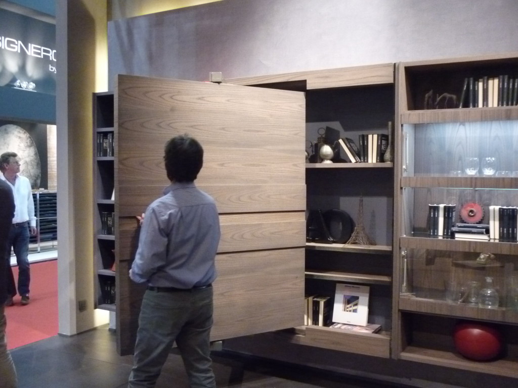 Porta tv archives non solo mobili: cucina, soggiorno e camera Mobile sospeso tv aperto