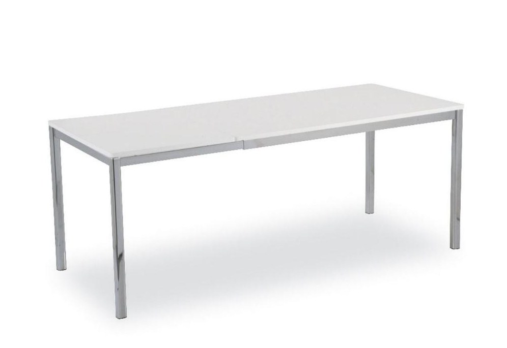 Tavolo Performance con struttura in metallo cromato e piano in laminato bianco ottico opaco.