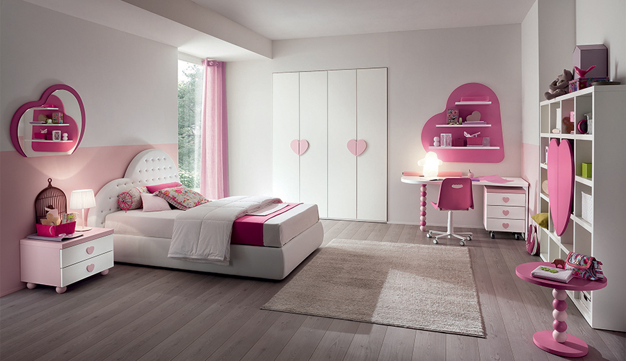 letto a forma di cuore con swarovski