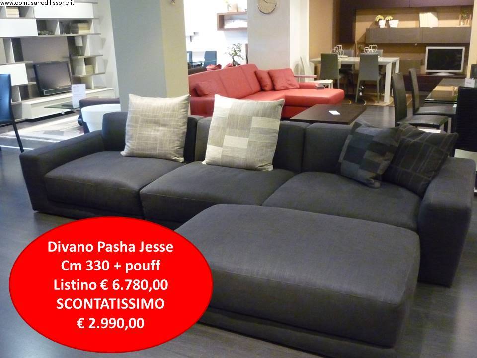 divano pasha tessuto grigio antracite con pouf a prezzo outlet